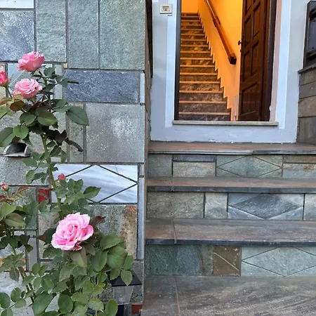 Tanias House Апартаменты *