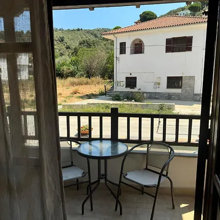 Апартаменты Tanias House *