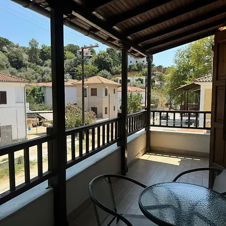 Tanias House Апартаменты *